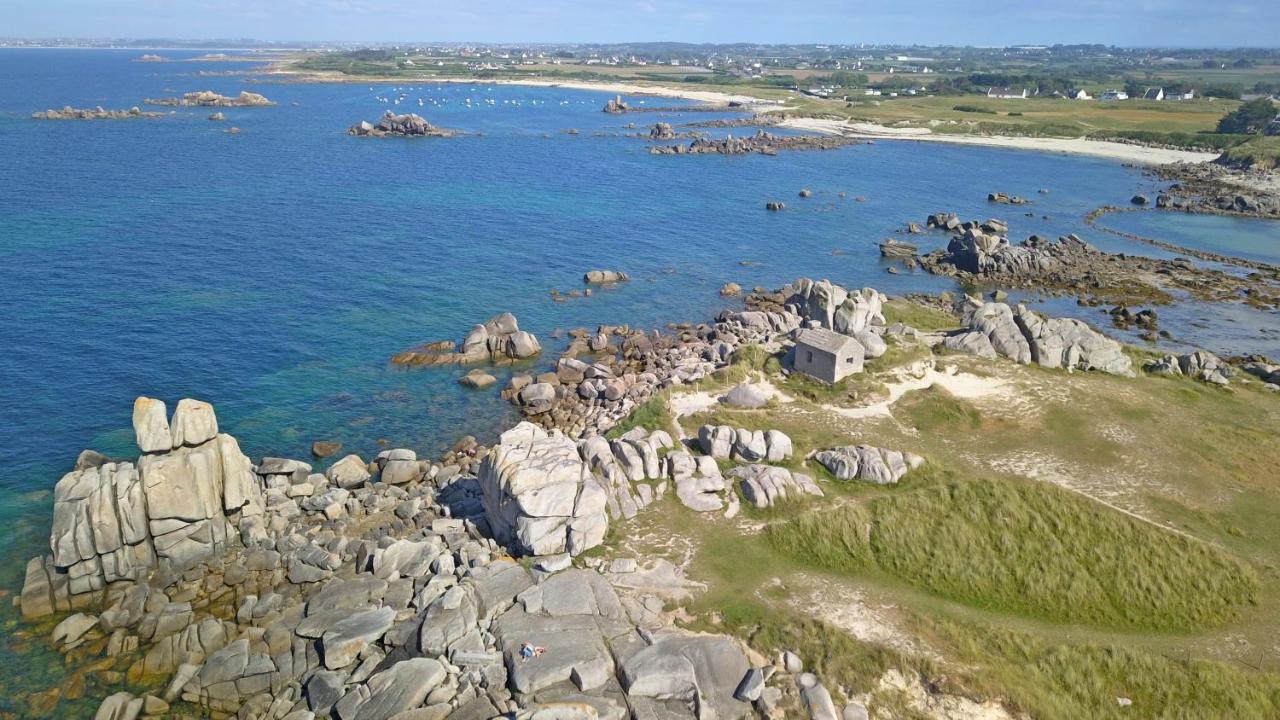 La grange aux lièvres, gîtes Kerdoel Cléder Esterno foto