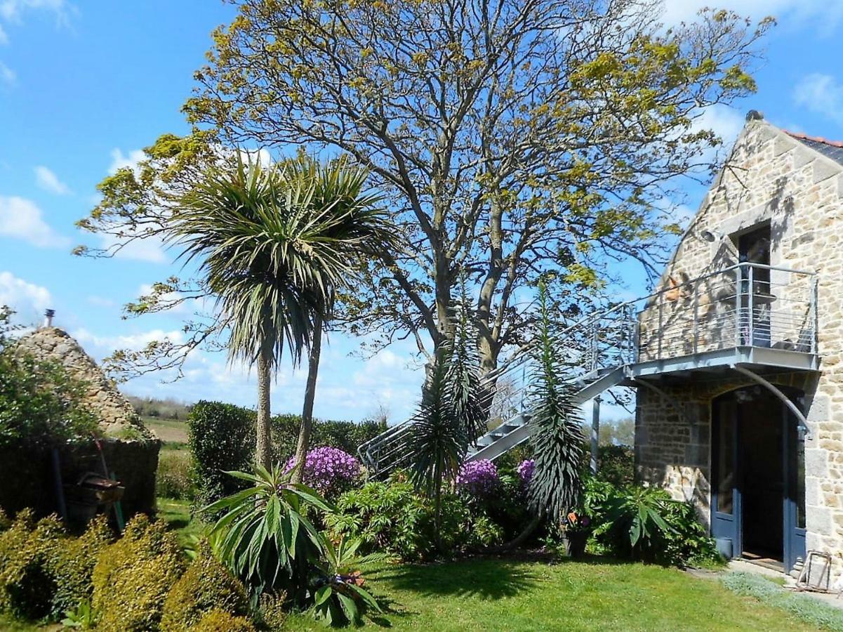 La grange aux lièvres, gîtes Kerdoel Cléder Esterno foto