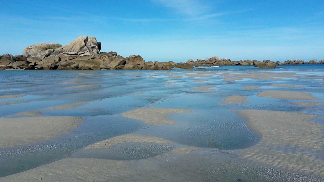 La grange aux lièvres, gîtes Kerdoel Cléder Esterno foto